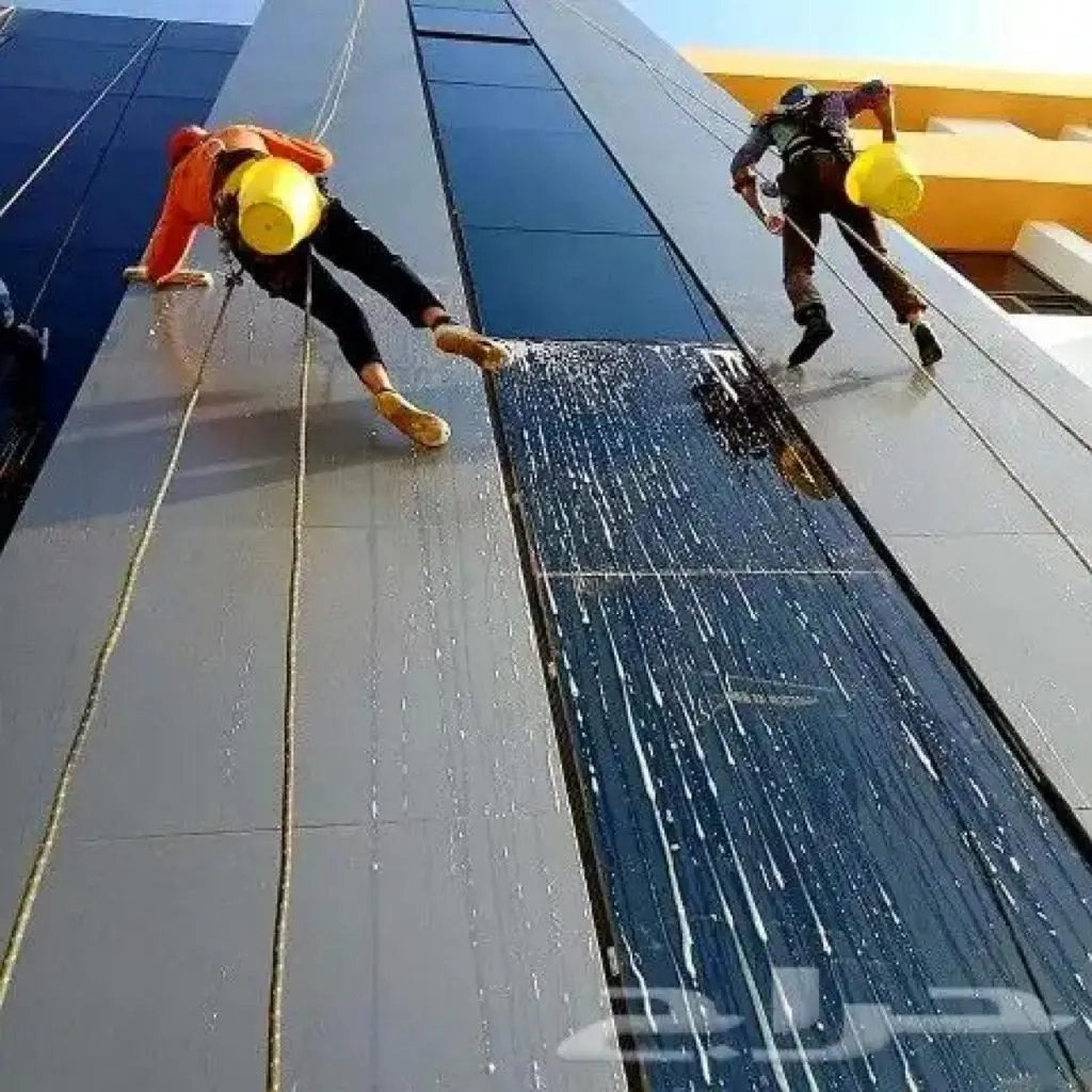 شركة تنظيف واجهات بالرياض زجاج حجر لمعان الزجاج بعد التنظيف بالرياض
